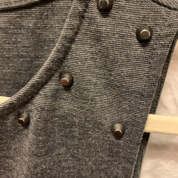 Target Gray Wide Shoulder Top w/Waist Ruffle & Hardware Accents Size XL - Picture 4 of 7